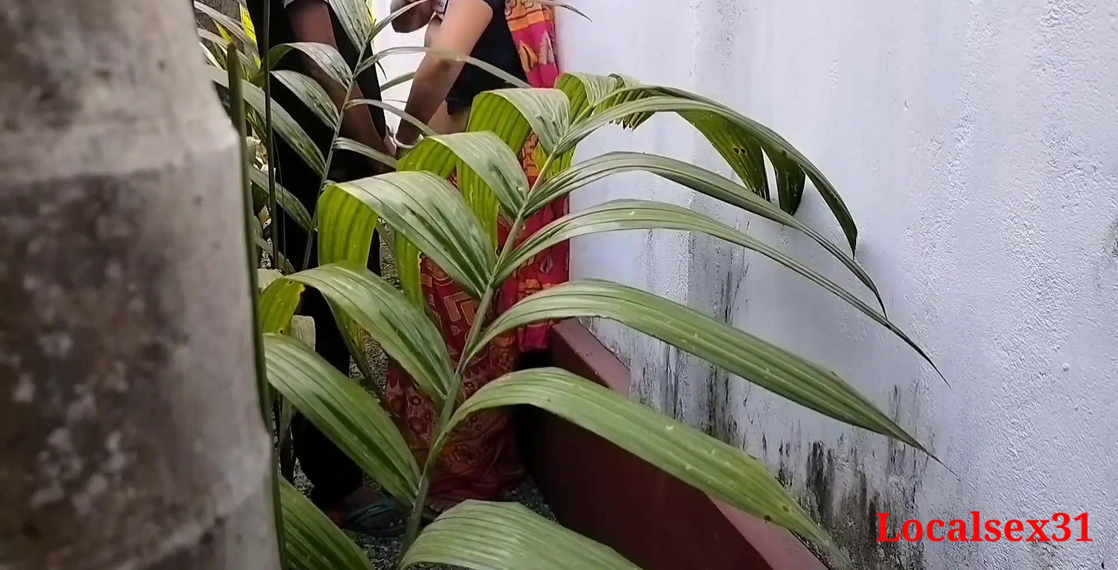 House Garden Clining Time Sex A Bengali Wife With Saree in Outdoor