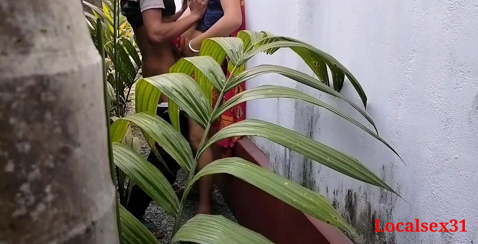 House Garden Clining Time Sex A Bengali Wife With Saree in Outdoor