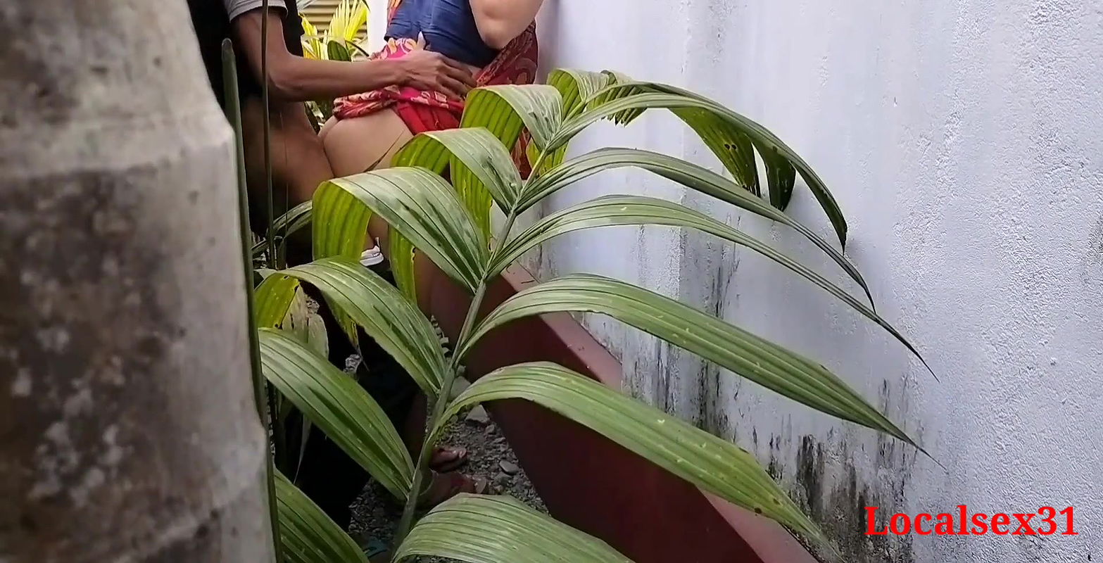 House Garden Clining Time Sex A Bengali Wife With Saree in Outdoor