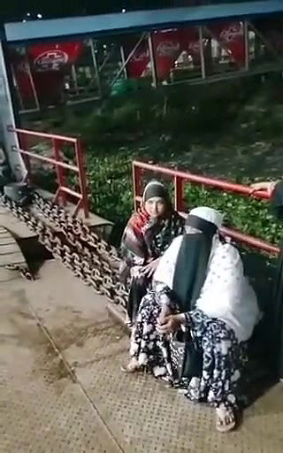 ঢাকা সদরঘাট ছেরিরা বইসা রইছে এরা মাগির দালাল এক শর্ট ৫০০ টাকা