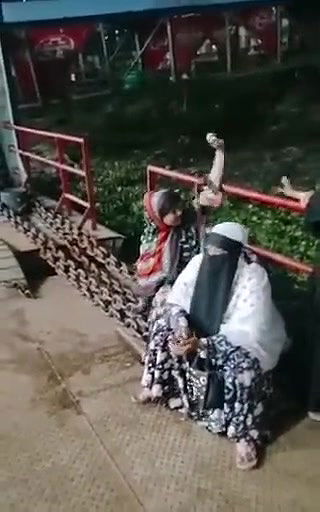 ঢাকা সদরঘাট ছেরিরা বইসা রইছে এরা মাগির দালাল এক শর্ট ৫০০ টাকা