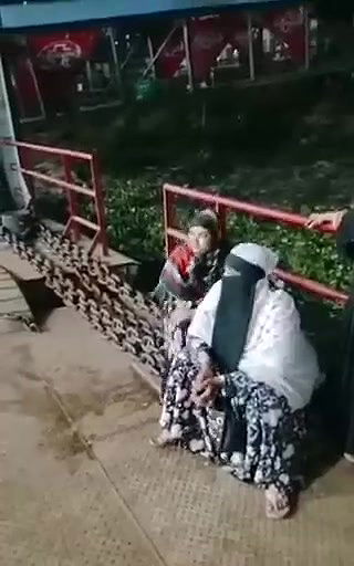 ঢাকা সদরঘাট ছেরিরা বইসা রইছে এরা মাগির দালাল এক শর্ট ৫০০ টাকা