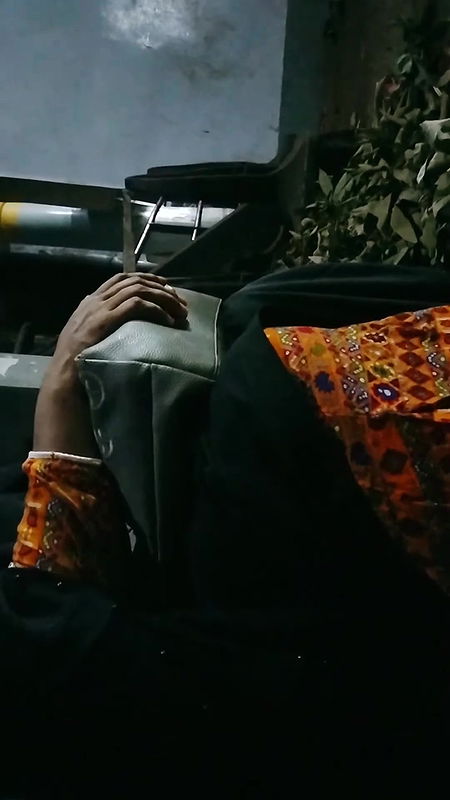 এরা পেটের দায় লঞ্চের ভিতর সেক্স লঞ্চের ভিতরে এক শর ৩০০ টাকা