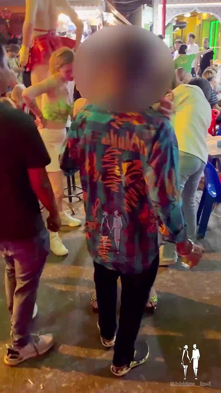 Desi sexy bhabi fun in public place 9