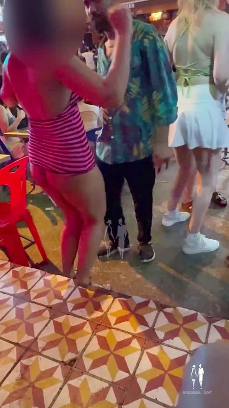 Desi sexy bhabi fun in public place 9