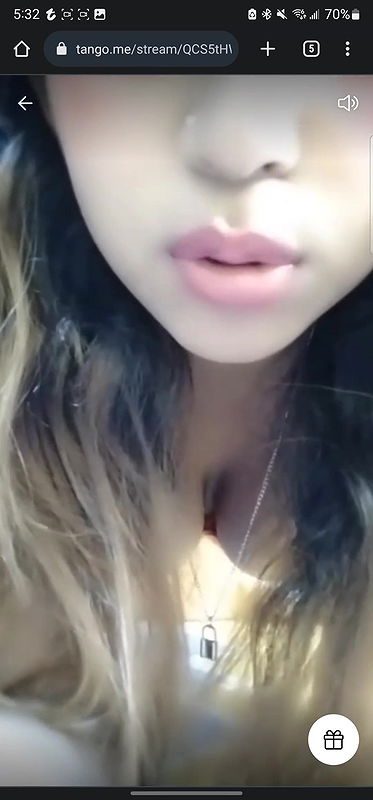 Candy teasing on Tango liveChrome