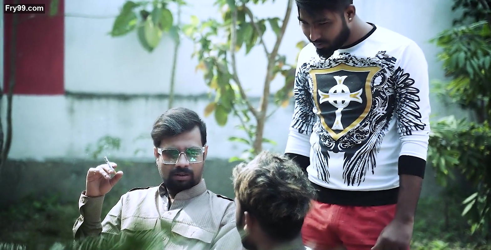 RASTE SE MAHILA VIKHARI KO UTHA KAR ANTIM BABU NE KHUB PELA FULL MOVIE