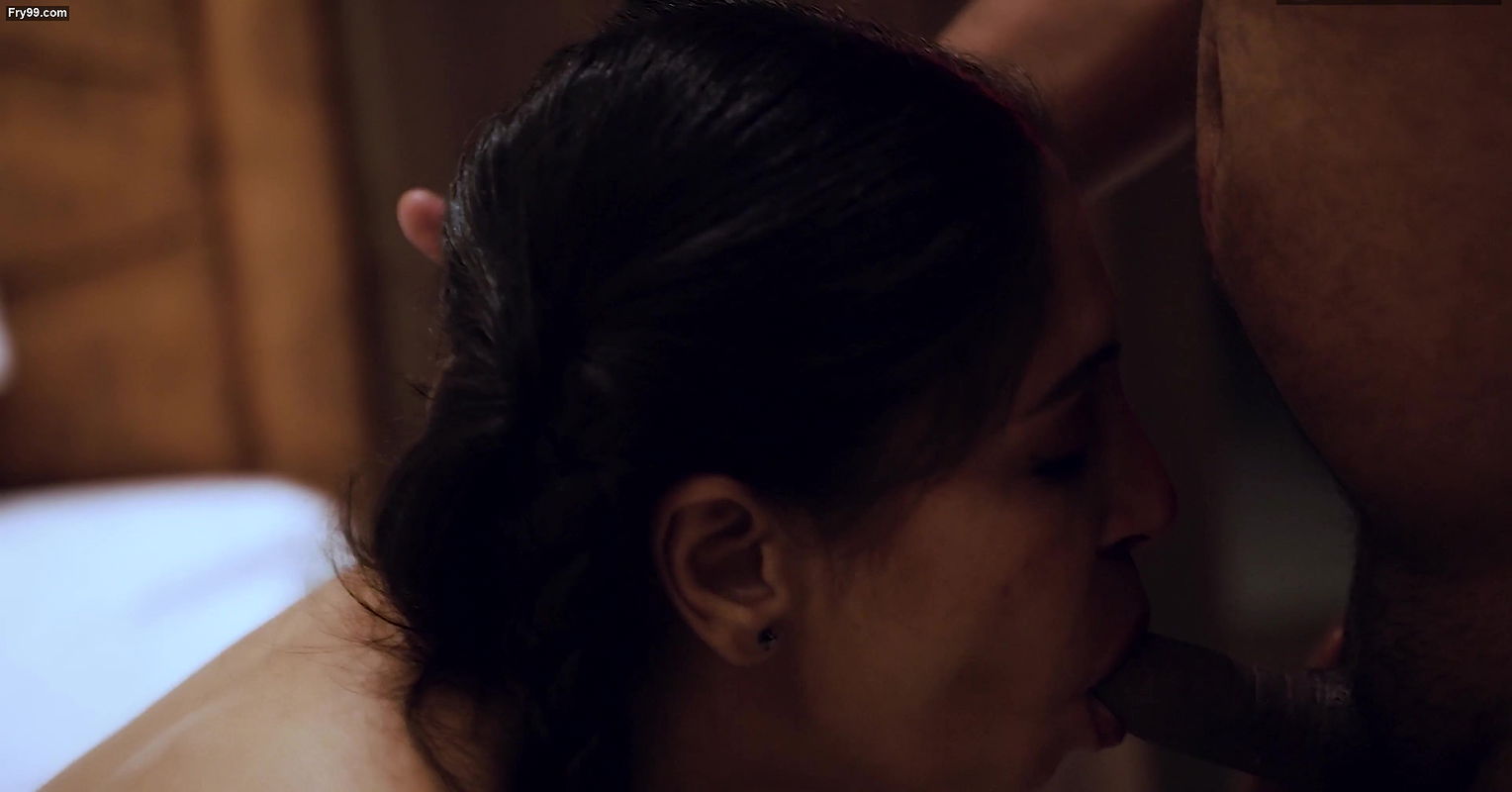 Wife ke sex karne se mana karne par Pati ne wife ke samne hi kaamwali bai ko chod dala