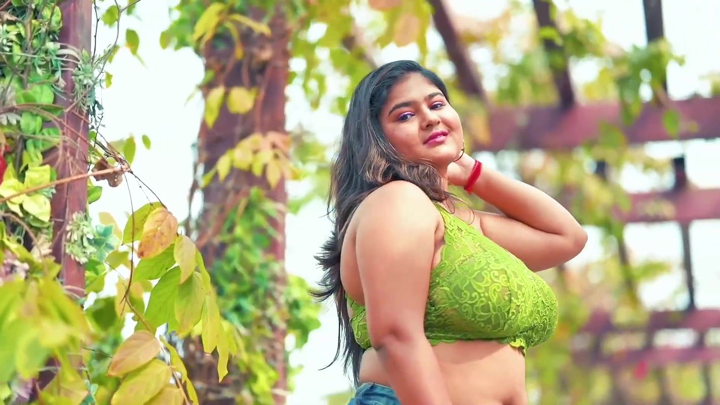 Megha Das Ghosh Flaunting Sexy Armpits & Navel in Green Bra & Shorts