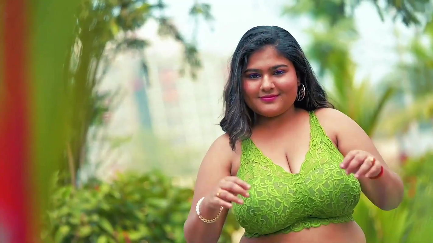 Megha Das Ghosh Flaunting Sexy Armpits & Navel in Green Bra & Shorts