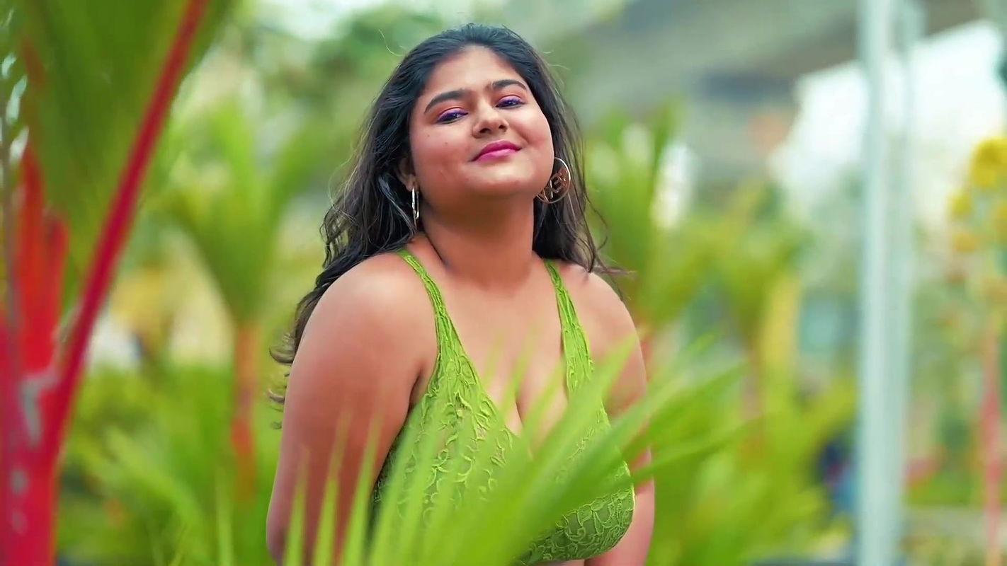 Megha Das Ghosh Flaunting Sexy Armpits & Navel in Green Bra & Shorts