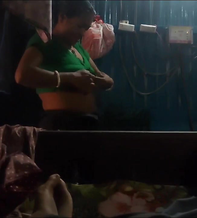 Aunty Changing Son Captured