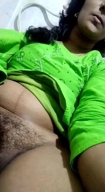 Desi Girl Fingering an Recording