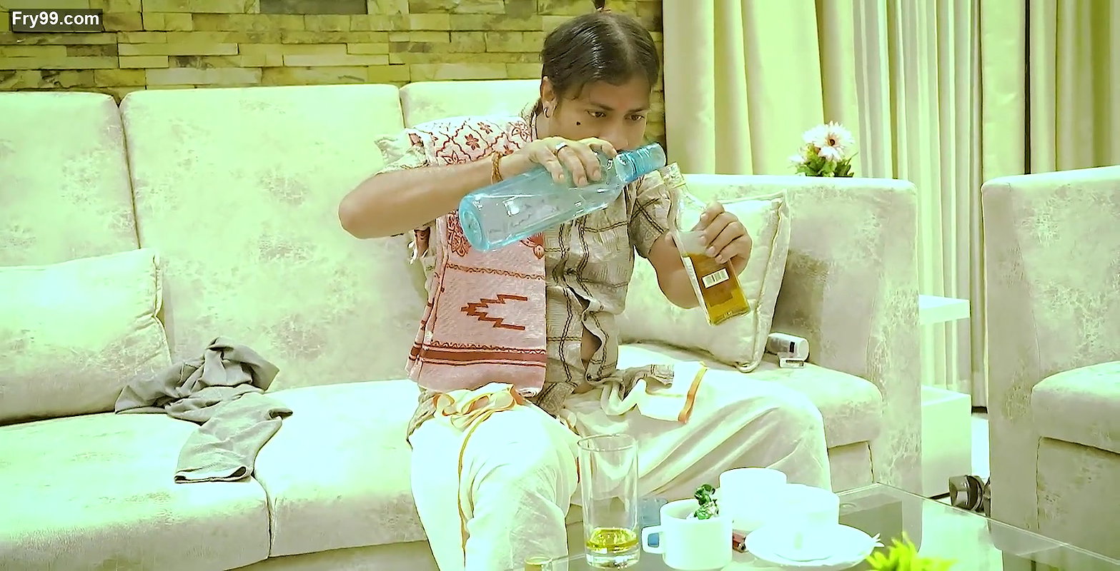 Desi naukar aur Bideshi Bade Dudh wali 40 + Madam ka chodan chudai dekha nahi hoga pahale yesa thukai