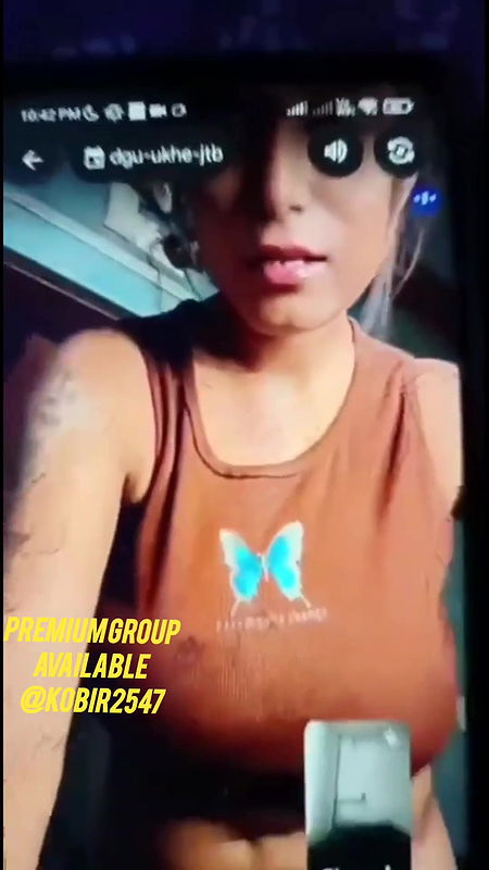 Indian model komoloni