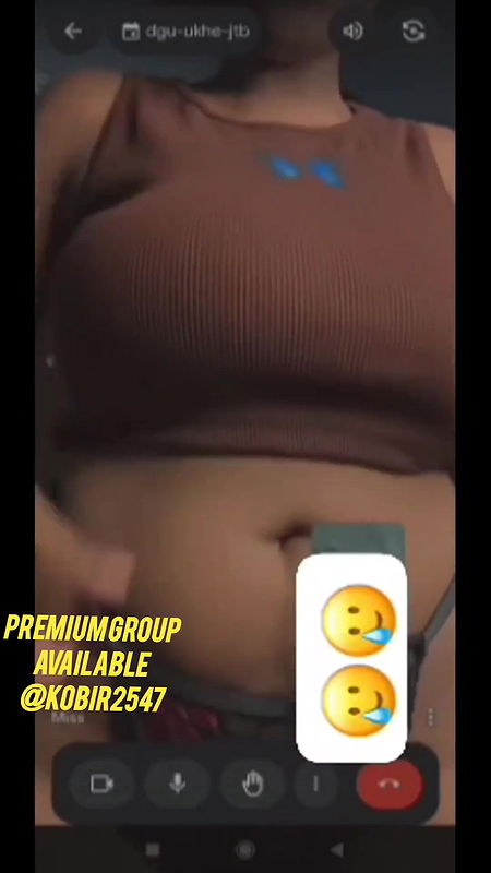 Indian model komoloni