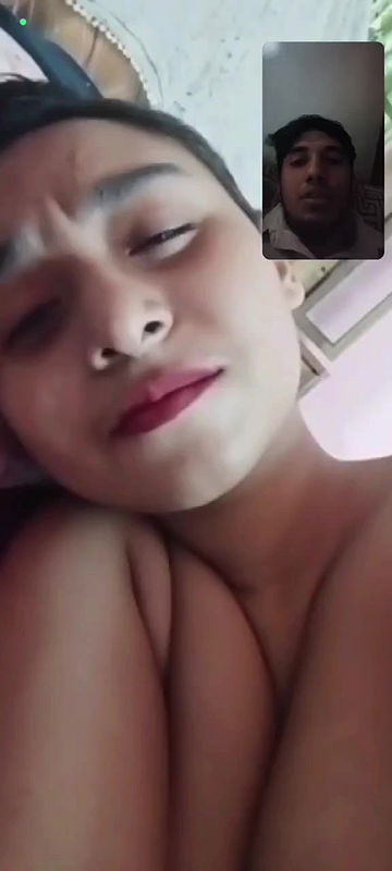 Banglaeshi Girl Showing Boobs