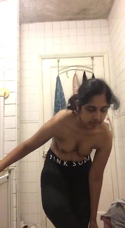 Mallu Girl Showing Body