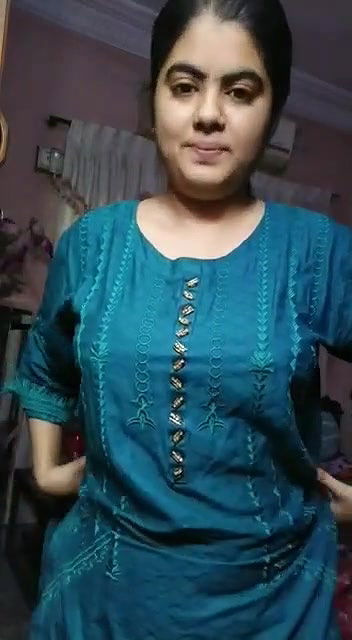 Punjabi Girl Showing Boobs