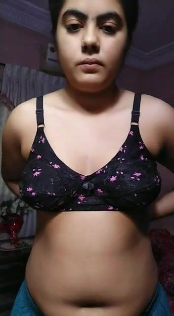Punjabi Girl Showing Boobs