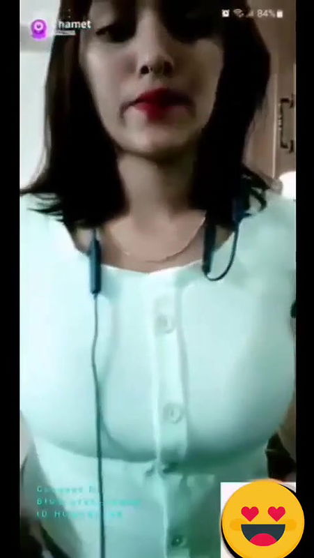 Chamet girl nice boobs