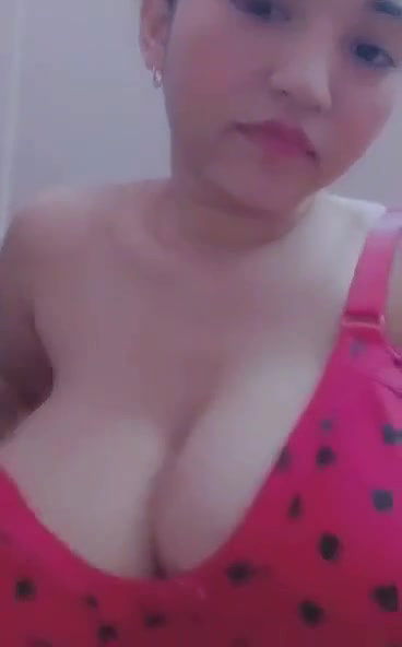 Assamese Girl Showing Big Boobs