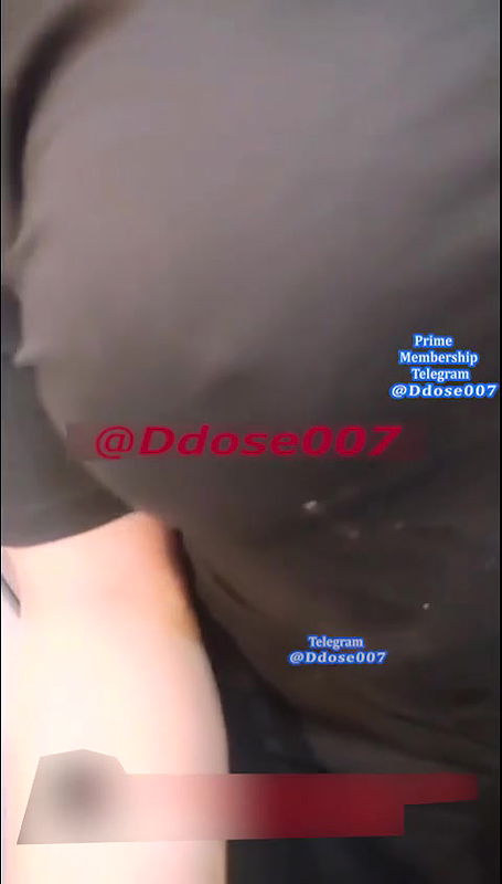 Hot Model Showing Boobs Live