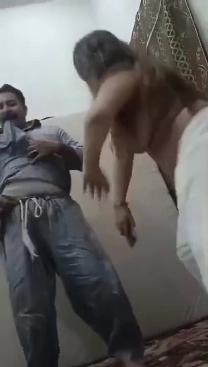 Pakistani Randi Aunty Sex With Customers At Home