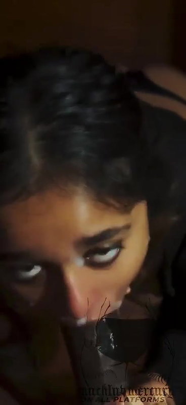 Sara mall muh me hi giradiya