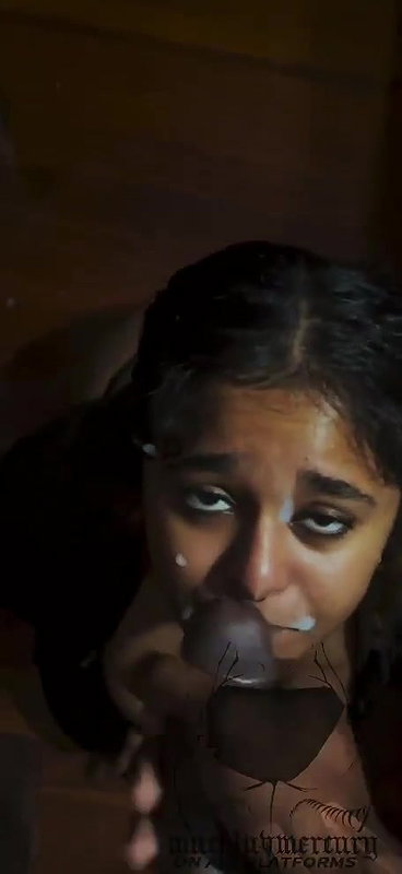 Sara mall muh me hi giradiya