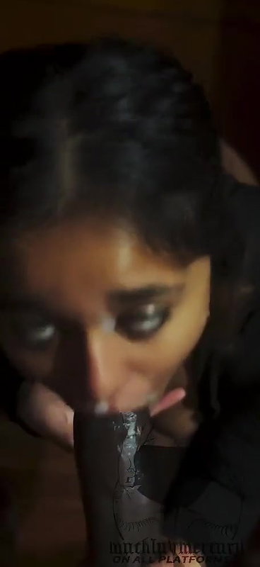 Sara mall muh me hi giradiya