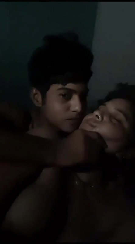 Chachi patake nangi kiya