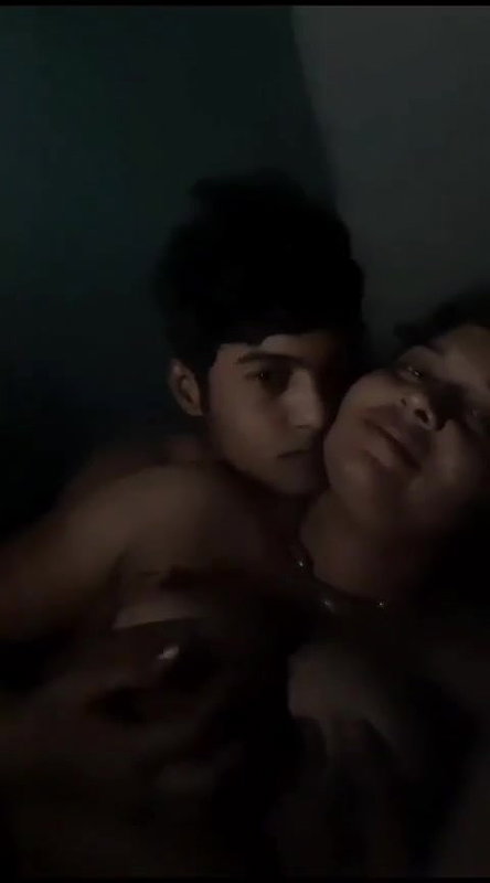 Chachi patake nangi kiya