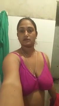 Mallu wearing dress after bath