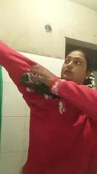 Mallu wearing dress after bath