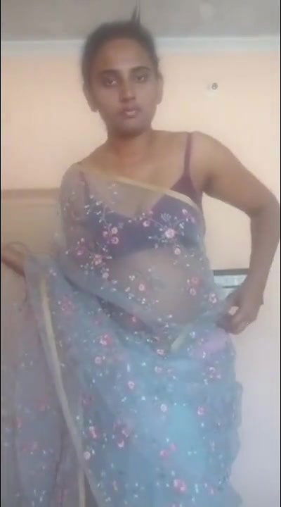 Beautiful Mature South Indian Aunty Showing Fluffy Pussy Ass While Changing Dress