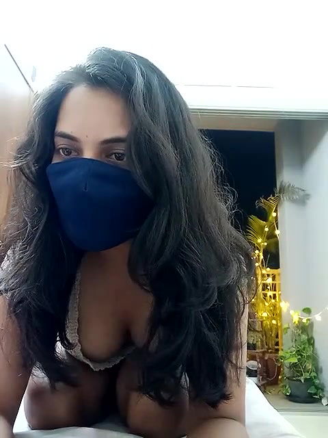 Desi girl sexy talk in cam