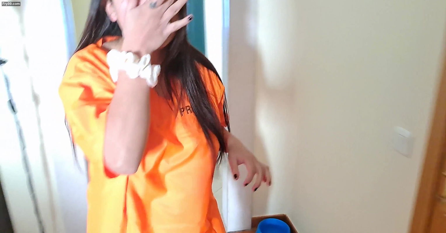 Guy takes advantage of inmate on the run