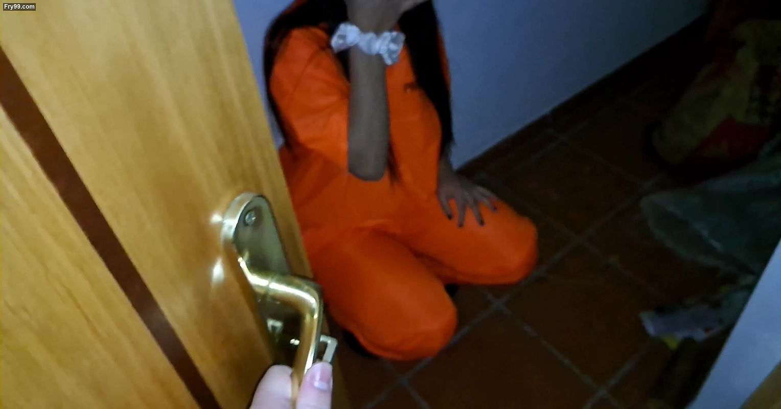 Guy takes advantage of inmate on the run