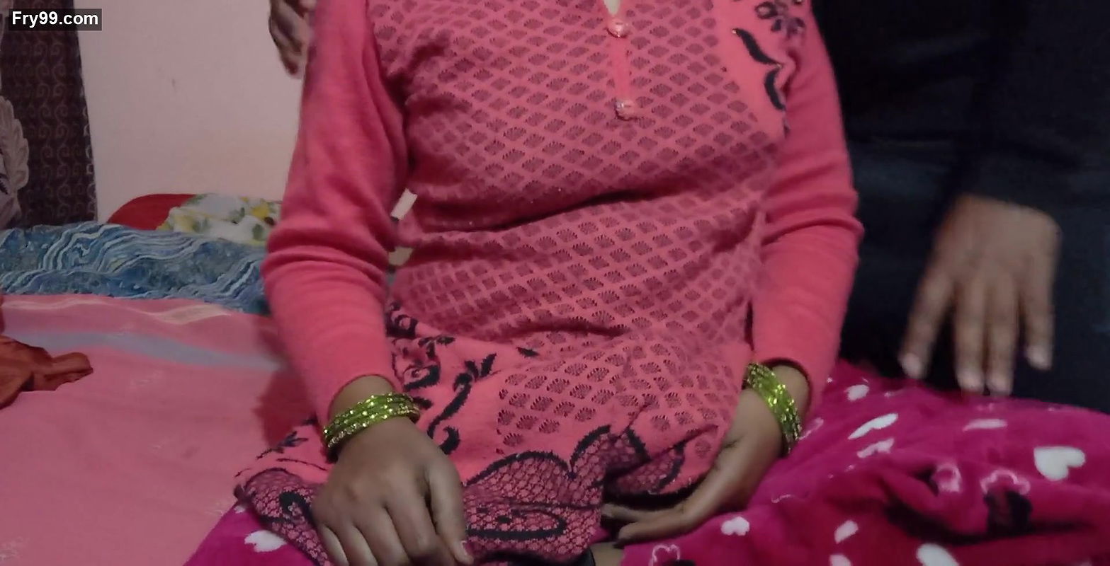 Hot Sandhya bhabhi ke cute boobs.