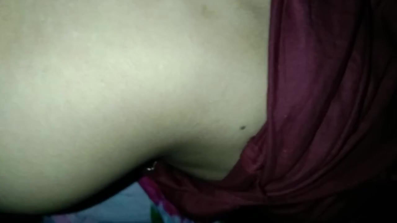 Randi bhabi ko condom lagake pela