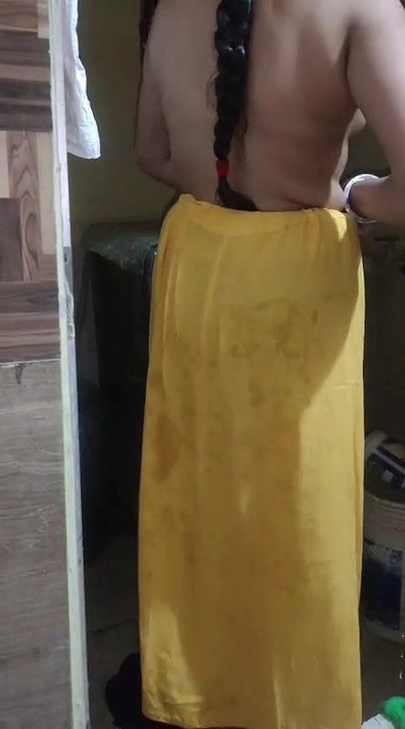 village bhabhi bathing and changing dress part 2