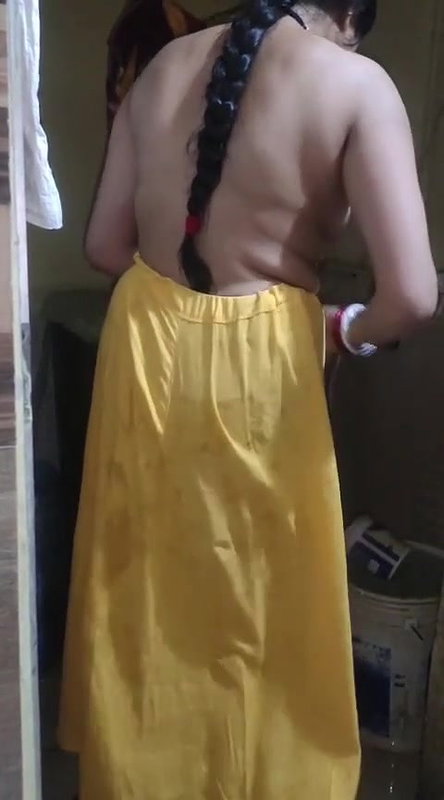 village bhabhi bathing and changing dress part 2