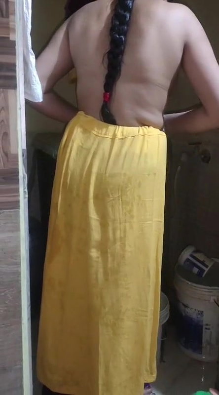 village bhabhi bathing and changing dress part 2