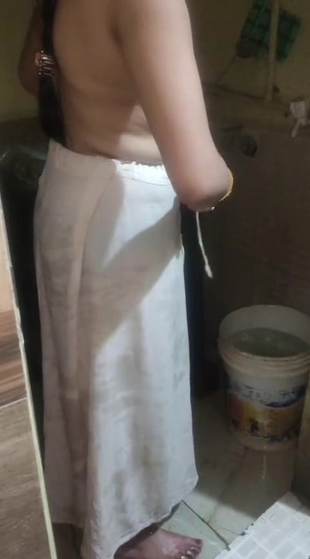 bhabi wearing a dress after bath part 1