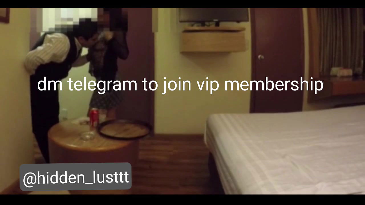 New Viral Bhabhi Dare in USA with waiter