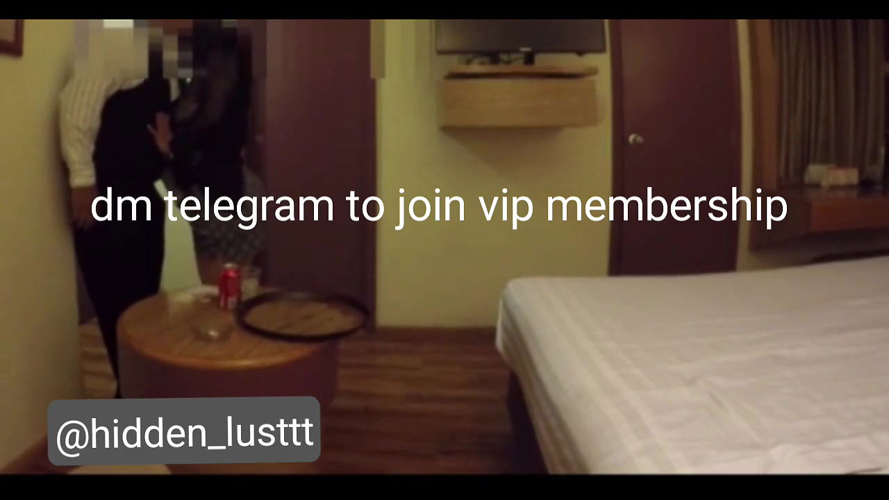 New Viral Bhabhi Dare in USA with waiter