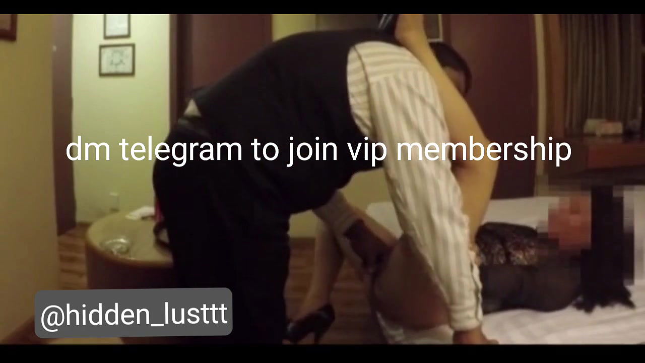 New Viral Bhabhi Dare in USA with waiter