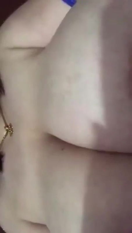 Hot Bhabhi Showing to Lover