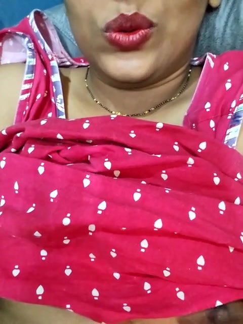 Girl in Maxi Pussy Fingering